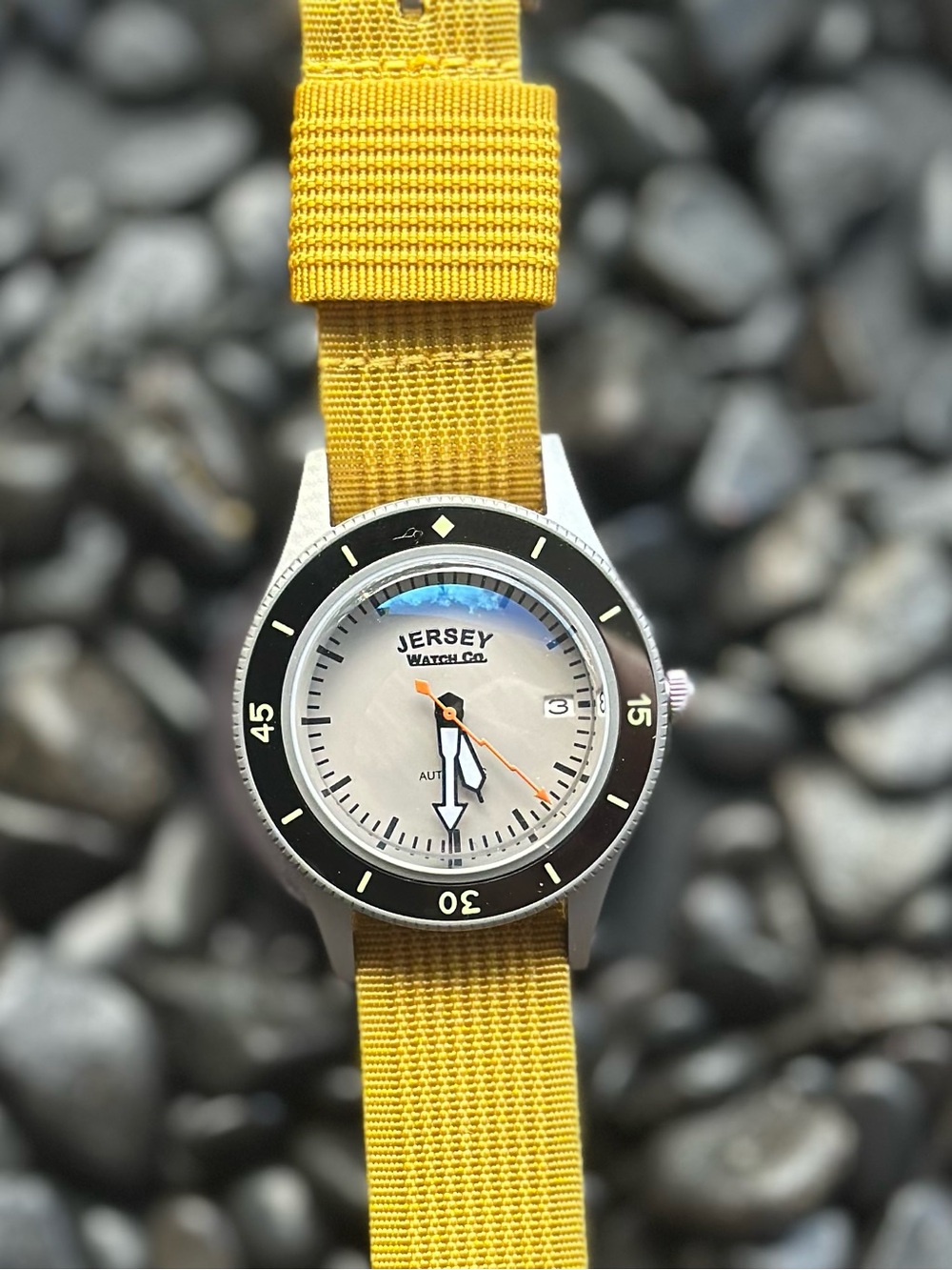 Men's Automatic Dive Watch - Yellow Strap Seiko Mod  matte grey dial
